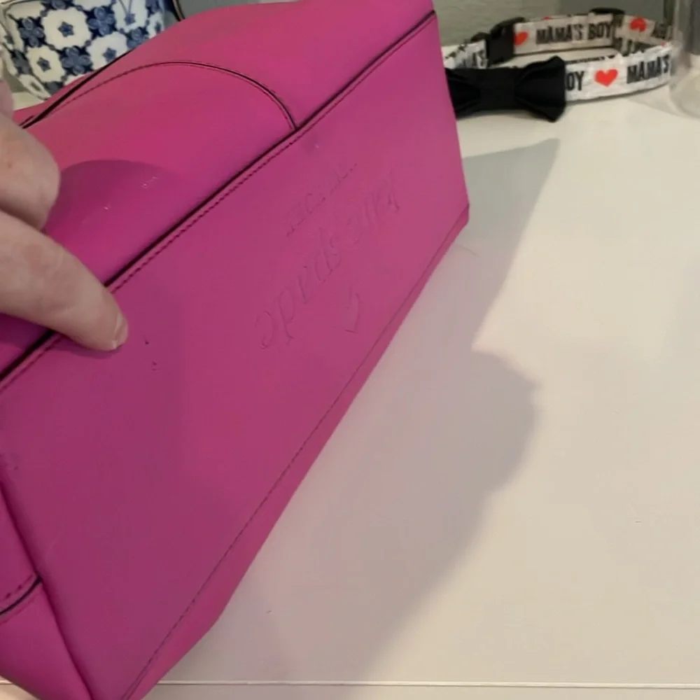 KATE SPADE large hot pink handbag with bow front and white, black interior - Picture 6 of 16